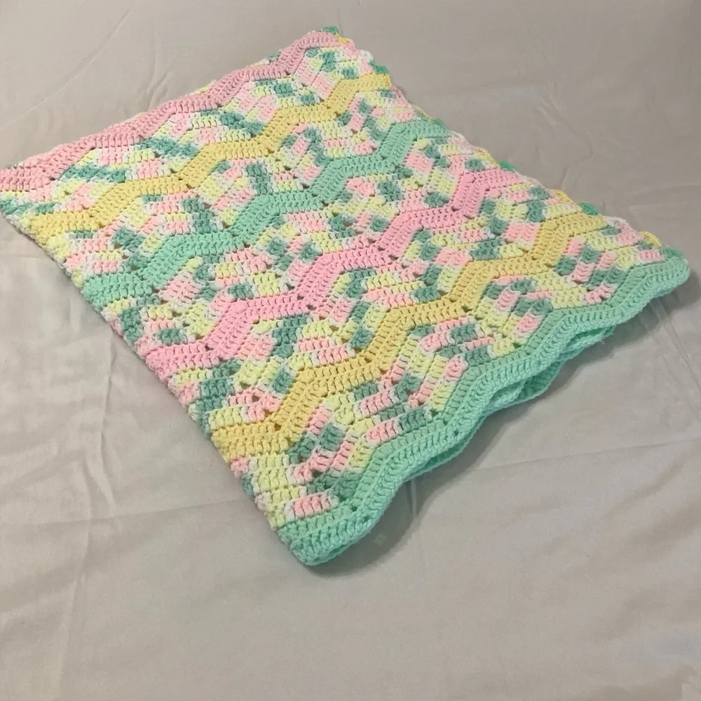 Vintage pastel crocheted knit blanket throw
